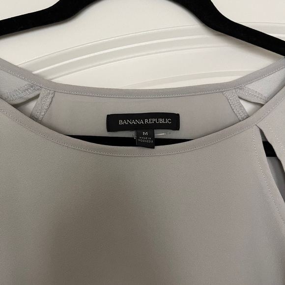 Grey Banana Republic satin Medium - Picture 4 of 4